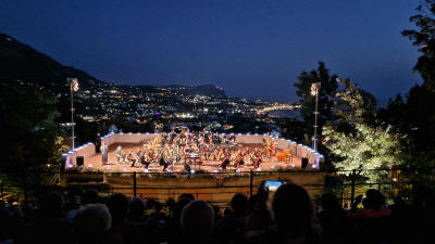 KAMPANIEN MORTELLA GARTEN
